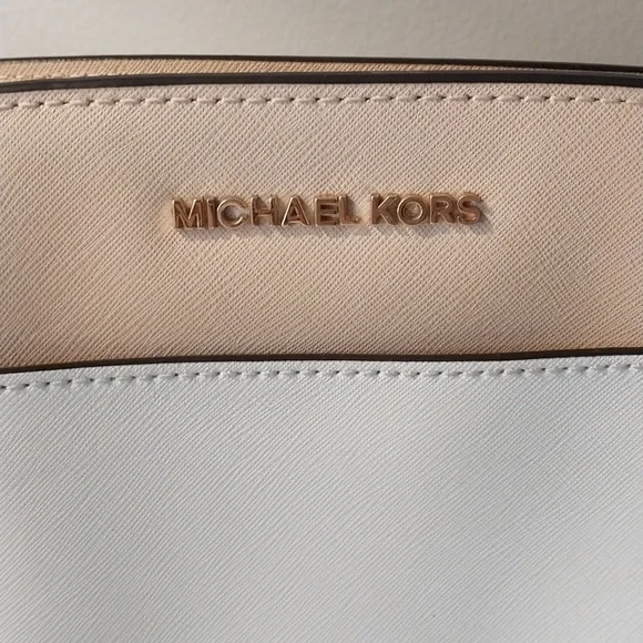 Michael Kors Selma Crossbody - Picture 3 of 14